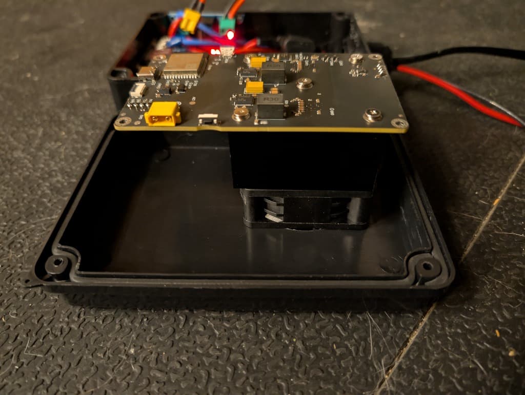 Fan and heatsink elevation profile